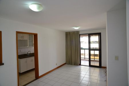 Sala de apartamento para alugar com 2 quartos, 66m² em Barra da Tijuca, Rio de Janeiro