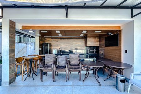 Apartamento para alugar com 136m², 3 quartos e 3 vagas Apartamento para alugar com 136m², 3 quartos e 3 vagasÁrea comum - Churrasqueira