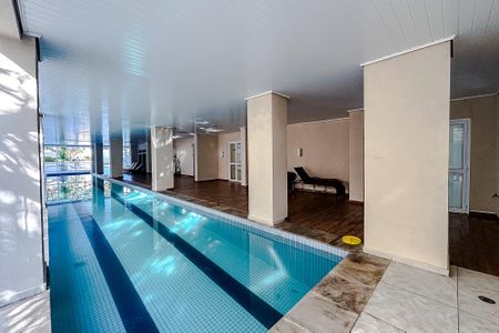 Apartamento para alugar com 136m², 3 quartos e 3 vagas Apartamento para alugar com 136m², 3 quartos e 3 vagasÁrea comum - Piscina