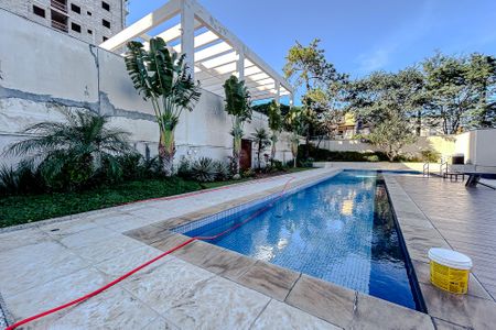 Apartamento para alugar com 136m², 3 quartos e 3 vagas Apartamento para alugar com 136m², 3 quartos e 3 vagasÁrea comum - Piscina
