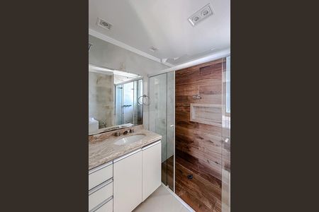 Apartamento para alugar com 136m², 3 quartos e 3 vagas Apartamento para alugar com 136m², 3 quartos e 3 vagasBanheiro da Suíte 2