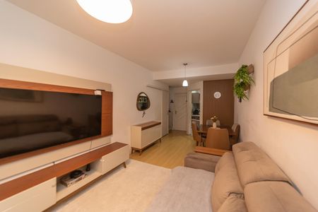 Sala de casa de condomínio à venda com 3 quartos, 100m² em Vila Pierina, São Paulo