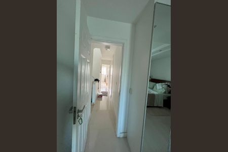 Casa de condomínio à venda com 320m², 4 quartos e 3 vagasQuarto