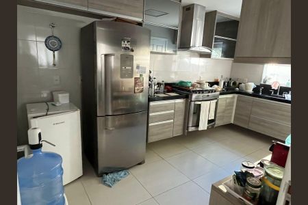 Casa de condomínio à venda com 320m², 4 quartos e 3 vagasCozinha
