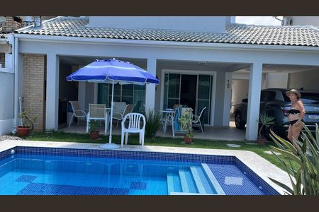 Casa de condomínio à venda com 320m², 4 quartos e 3 vagasÁrea externa