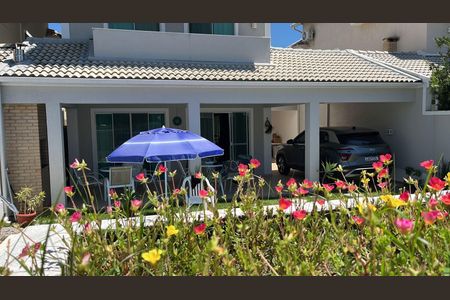 Casa de condomínio à venda com 320m², 4 quartos e 3 vagasÁrea externa