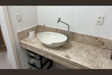 Casa de condomínio à venda com 320m², 4 quartos e 3 vagasBanheiro