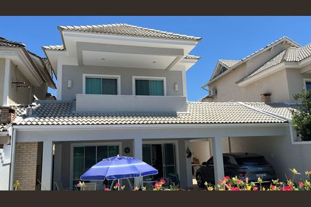 Casa de condomínio à venda com 320m², 4 quartos e 3 vagasÁrea externa