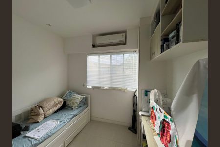 Casa de condomínio à venda com 320m², 4 quartos e 3 vagasQuarto