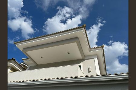 Casa de condomínio à venda com 320m², 4 quartos e 3 vagasÁrea externa