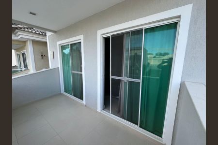 Casa de condomínio à venda com 320m², 4 quartos e 3 vagasVaranda