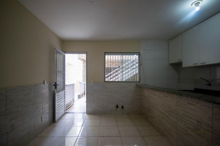 Sala de casa para alugar com 1 quarto, 55m² em Curicica, Rio de Janeiro