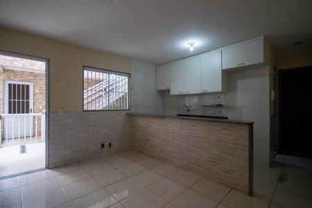 Sala de casa para alugar com 1 quarto, 55m² em Curicica, Rio de Janeiro