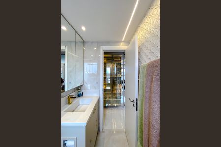 Apartamento à venda com 84m², 2 quartos e 1 vagaBanheiro da Suíte 1