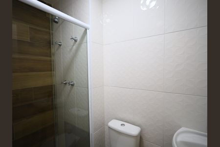 Banheiro de apartamento para alugar com 2 quartos, 48m² em Novo Osasco, Osasco