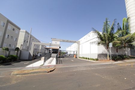 Apartamento para alugar com 44m², 2 quartos e 1 vagaFachada e portaria