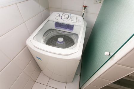 Apartamento para alugar com 70m², 2 quartos e 1 vagaÁrea de Serviço - Máquina de Lavar