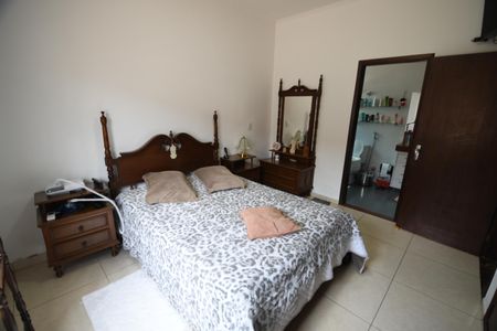 Casa à venda com 200m², 3 quartos e 3 vagasQuarto 3 - Suíte