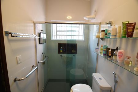 Casa à venda com 200m², 3 quartos e 3 vagasBanheiro Suíte