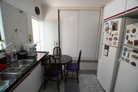 Casa à venda com 200m², 3 quartos e 3 vagasCozinha