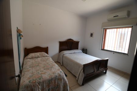 Quarto 2 de casa à venda com 3 quartos, 200m² em Jardim Santa Genebra Ii (barao Geraldo), Campinas