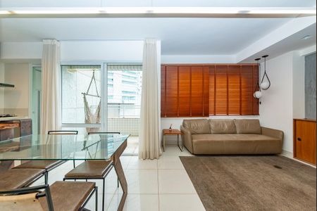 Sala de apartamento à venda com 2 quartos, 74m² em , Belo Horizonte