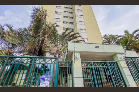 Apartamento à venda com 55m², 3 quartos e 2 vagasFachada + placa 