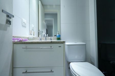 Apartamento à venda com 83m², 3 quartos e 2 vagasBanheiro