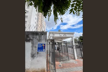 Apartamento para alugar com 52m², 2 quartos e sem vagaFachada