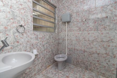 Banheiro de casa à venda com 1 quarto, 120m² em Cavalhada, Porto Alegre