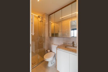 Banheiro de kitnet/studio para alugar com 1 quarto, 24m² em Pompeia, São Paulo