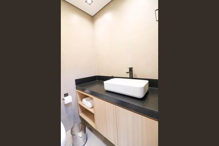 Banheiro de kitnet/studio à venda com 1 quarto, 30m² em Jardim das Acacias, São Paulo