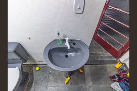 Casa à venda com 136m², 3 quartos e 3 vagasBanheiro de serviço