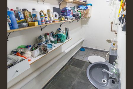 Casa à venda com 136m², 3 quartos e 3 vagasBanheiro de serviço