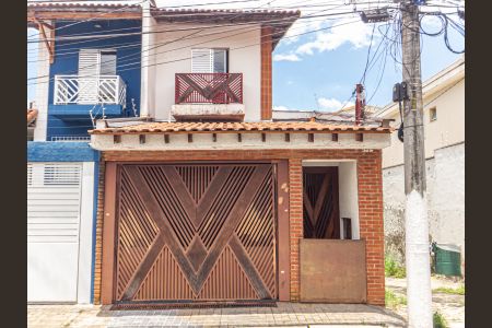 Casa à venda com 136m², 3 quartos e 3 vagasFachada
