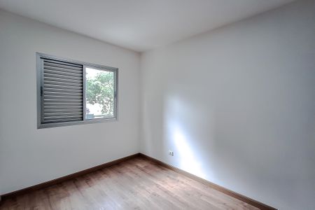 Apartamento à venda com 77m², 3 quartos e 1 vagaQuarto 2