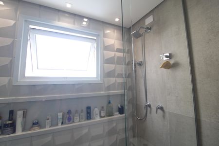 Casa de condomínio à venda com 200m², 4 quartos e 3 vagasBanheiro d asuíte 2