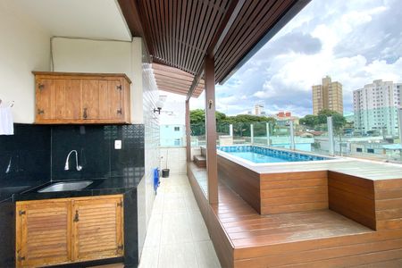 Apartamento à venda com 200m², 4 quartos e 2 vagasCobertura