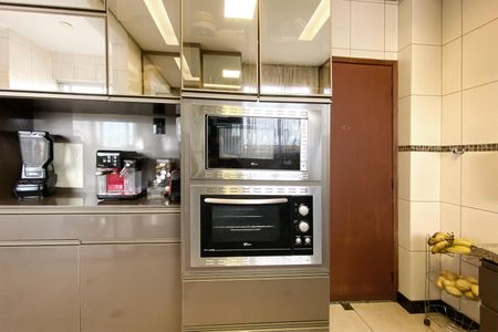 Apartamento à venda com 200m², 4 quartos e 2 vagasCozinha