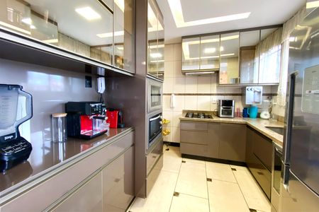 Apartamento à venda com 200m², 4 quartos e 2 vagasCozinha