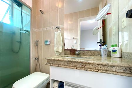 Apartamento à venda com 200m², 4 quartos e 2 vagasBanheiro da Suíte 1