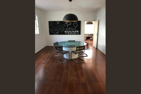 Casa à venda com 350m², 4 quartos e 4 vagasFoto 09