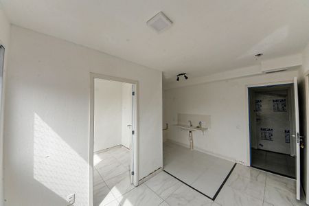 Sala/cozinha de apartamento para alugar com 2 quartos, 32m² em Quinta da Paineira, São Paulo