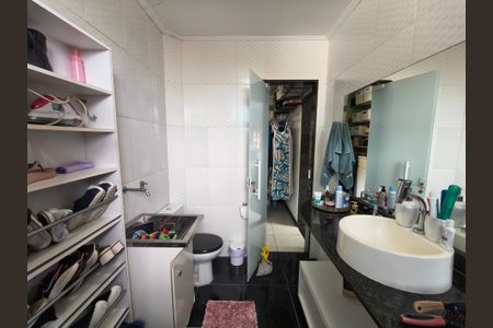 Casa de condomínio à venda com 250m², 3 quartos e 1 vagaLavanderia