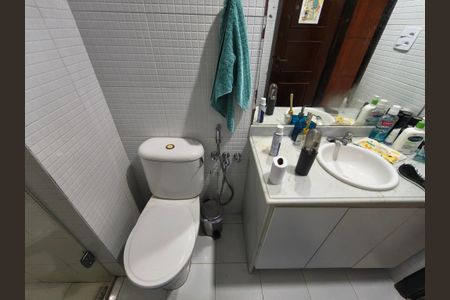 Casa de condomínio à venda com 250m², 3 quartos e 1 vagaBanheiro Social