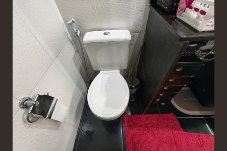 Casa de condomínio à venda com 250m², 3 quartos e 1 vagaBanheiro - Quarto 2 Suite