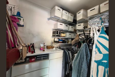 Casa de condomínio à venda com 250m², 3 quartos e 1 vagaCloset