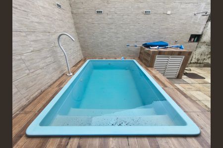 Casa de condomínio à venda com 250m², 3 quartos e 1 vagaQuintal / Piscina / Churrasqueira