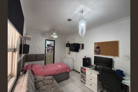 Casa de condomínio à venda com 250m², 3 quartos e 1 vagaQuarto 1  Suite