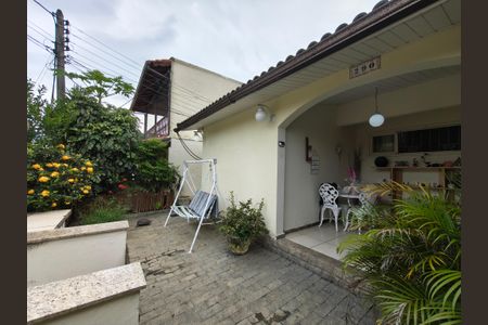 Casa de condomínio à venda com 250m², 3 quartos e 1 vagaHall de entrada